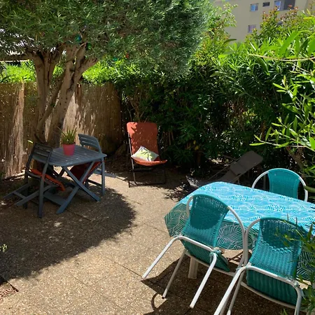 Rdj Avec Piscine Résidence Le Lavandor Appartement Le Lavandou